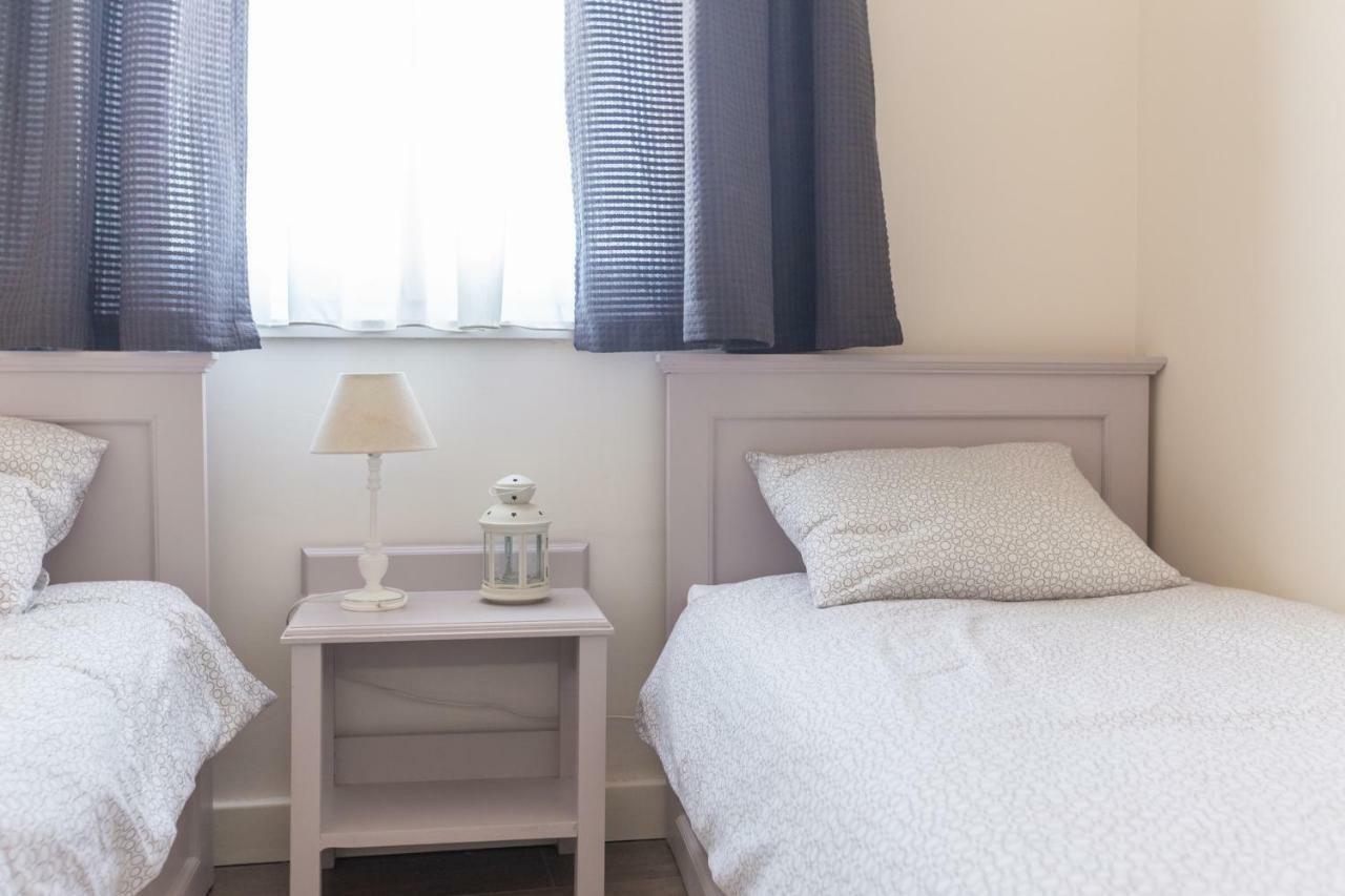 Appartement Adorma Hum Extérieur photo